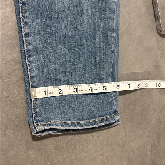 Levi’s • Modern Slim Cuffed Jeans - Picture 8 of 8